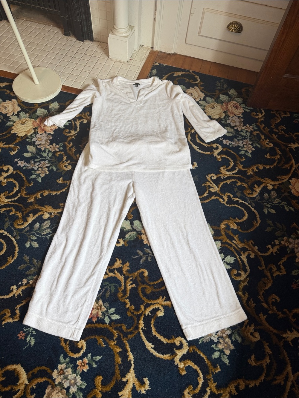 Talbots White Two-Piece Women's French Terry set - worn a few times.